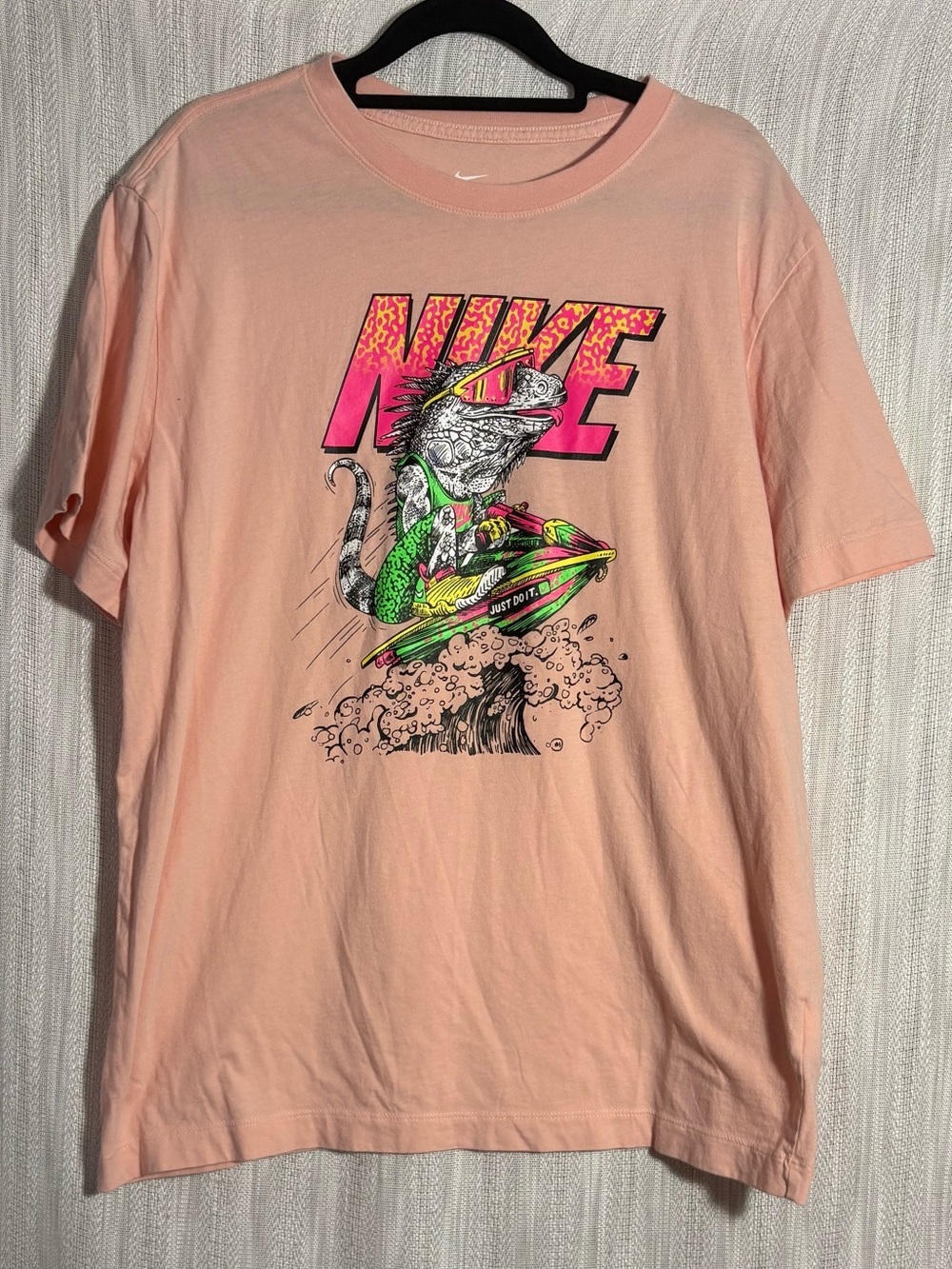 Nike Just Do it Neon Iguana Lizard Jet Ski T Shirt Size L peach
